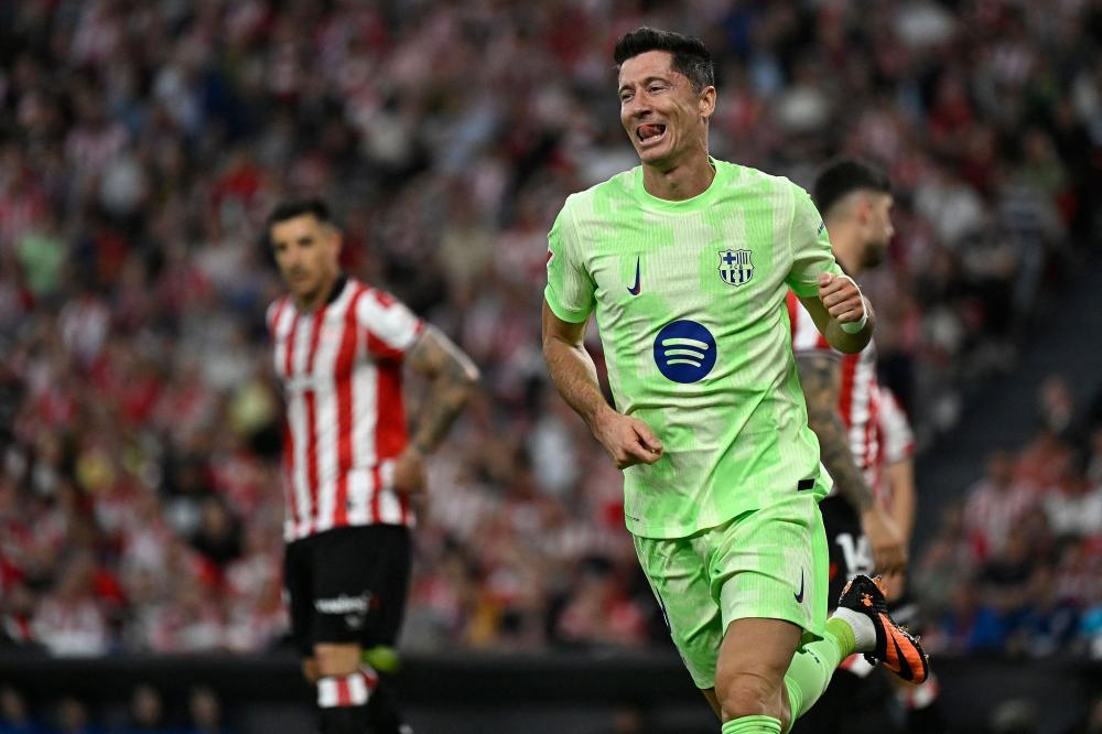 国米门将更替引热议，维卡里奥性价比突出，但适配性与未来规划存疑。